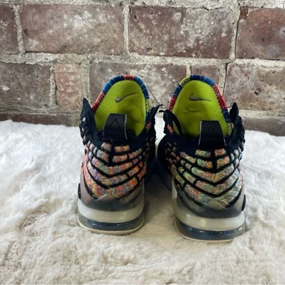 NIKE Lebron XVII 17 James Gang GS Black size 7Y / 8 Women's - Picture 6 of 6